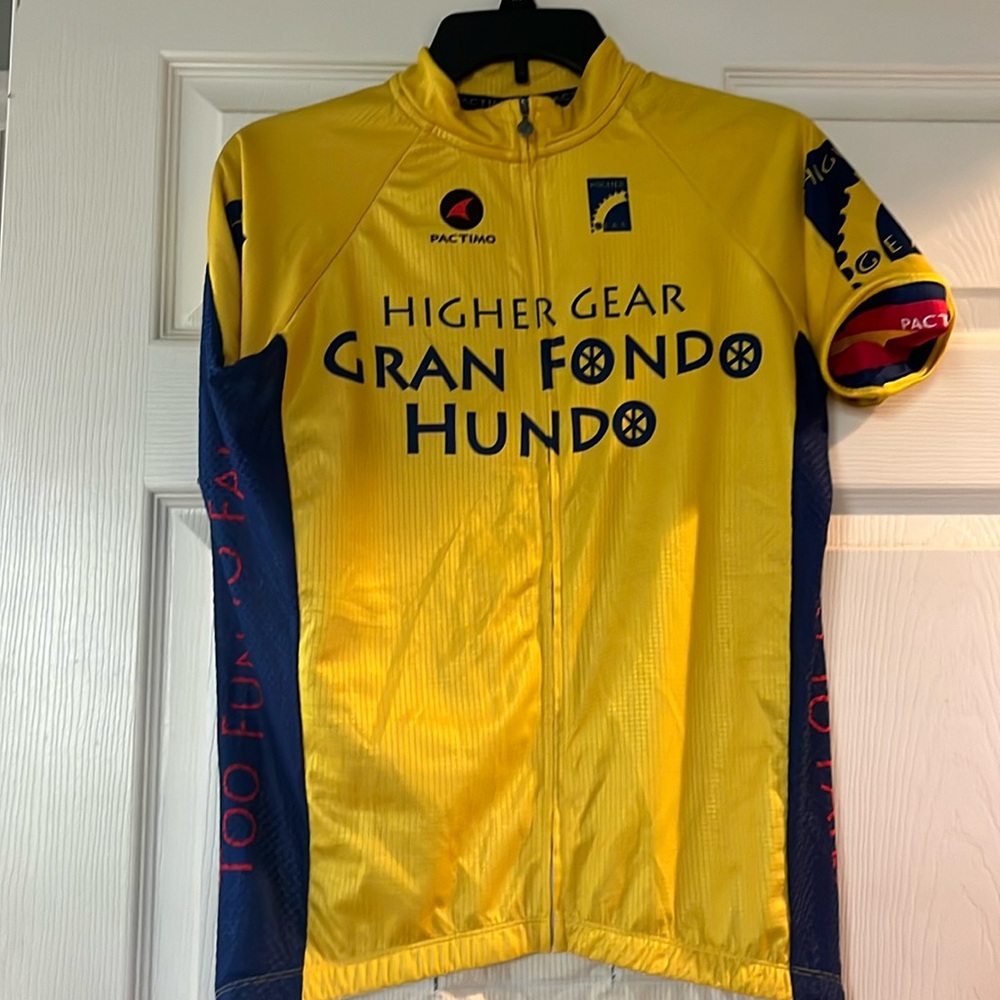 Women’s biking shirt